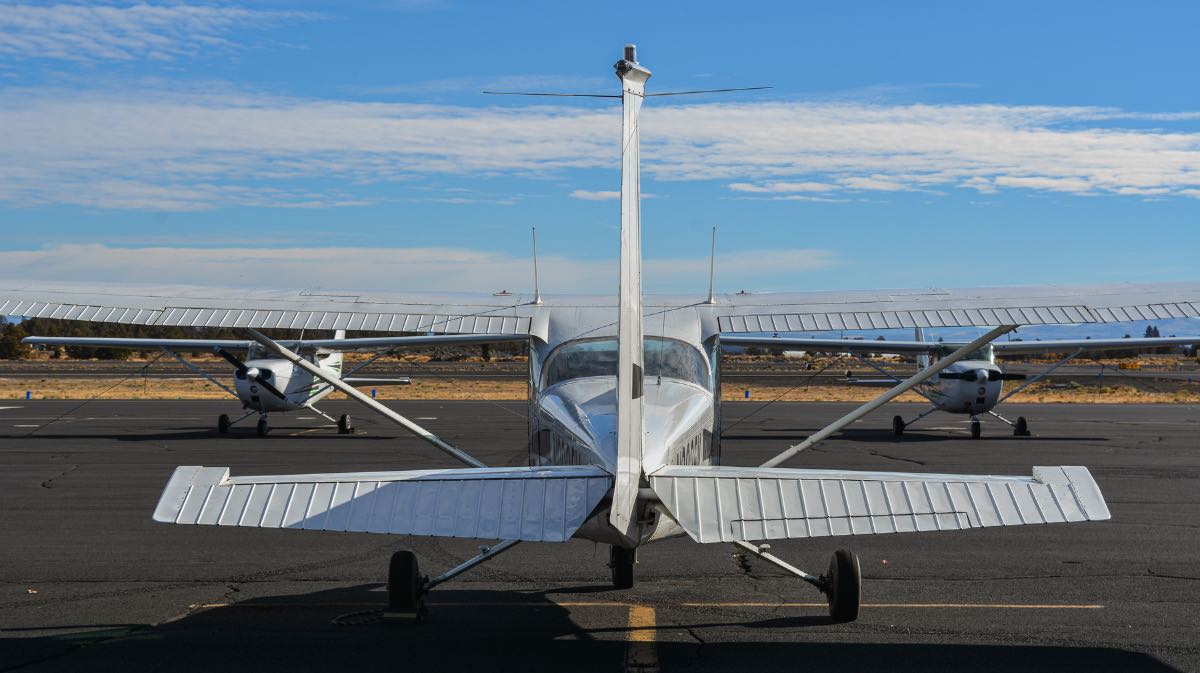 pic of airplane for a blog about types of pilot certificates