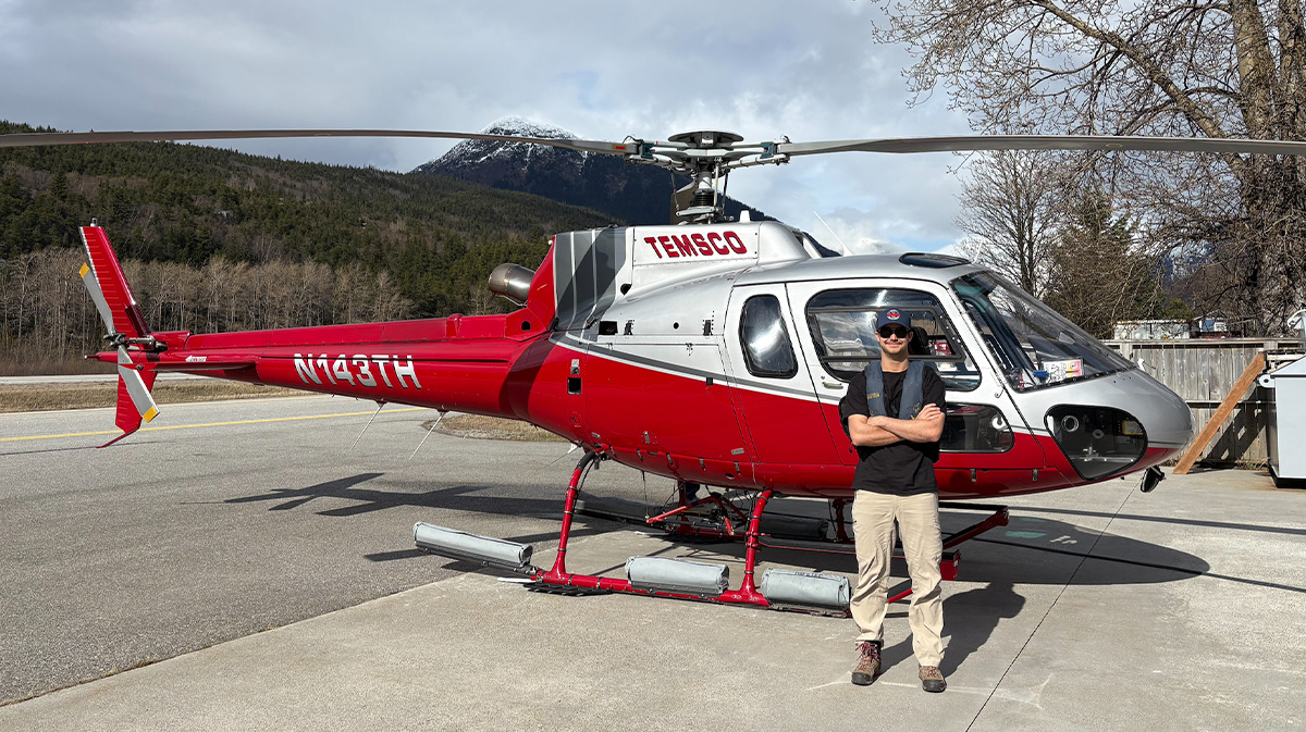 helicopter pilot salary